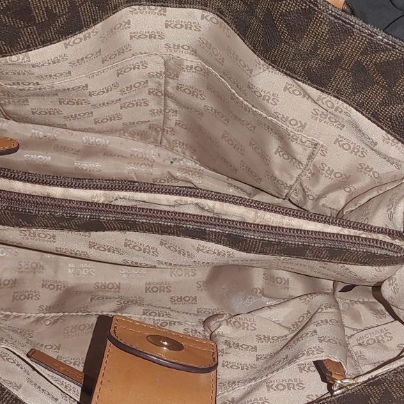 Michael Kors Brown Signature Coated Canvas and Leather Hamilton East West Tote - Picture 6 of 8